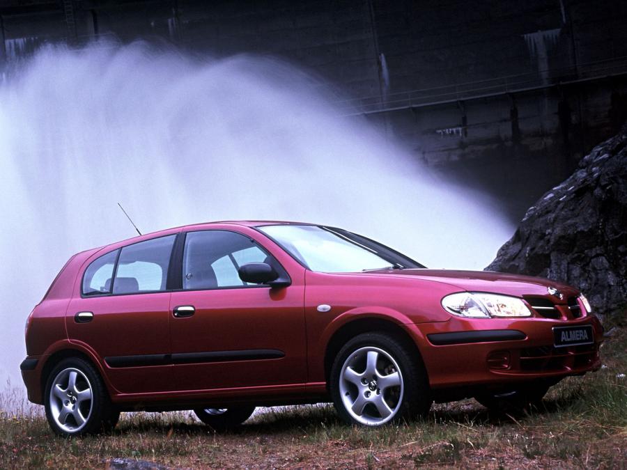  Nissan Almera 5-Door 2000 года  (фото 2 из 5)